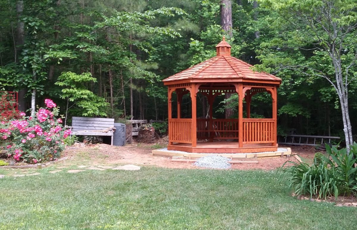 12' Octagon Wood, Square Rails, Straight Fascia, Cedar Shake, Screen Package, Cedar Stain