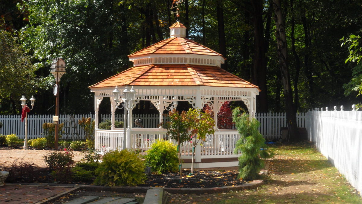 16' Wood Octagon, Deluxe Rails, Victorian Braces, Cedar Shake, Pagoda Roof, Painted White