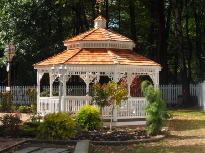 16' Wood Octagon, Deluxe Rails, Victorian Braces, Cedar Shake, Pagoda Roof, Painted White