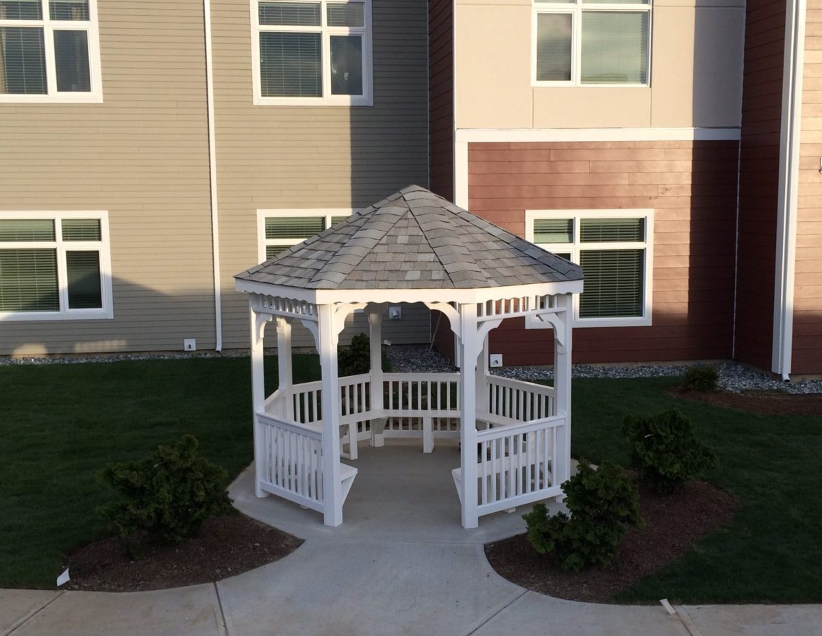 10' Octagon Vinyl, Standard Rails, Wavy Fascia, Asphalt Shingles, Attached Benches