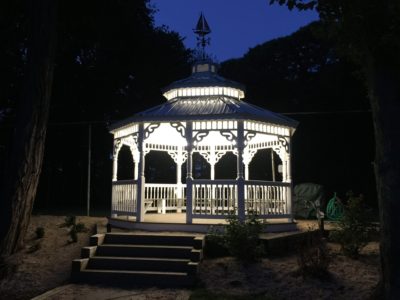 16' Wood Octagon, Deluxe Rails, Victorian Braces, Evergreen Metal Roof