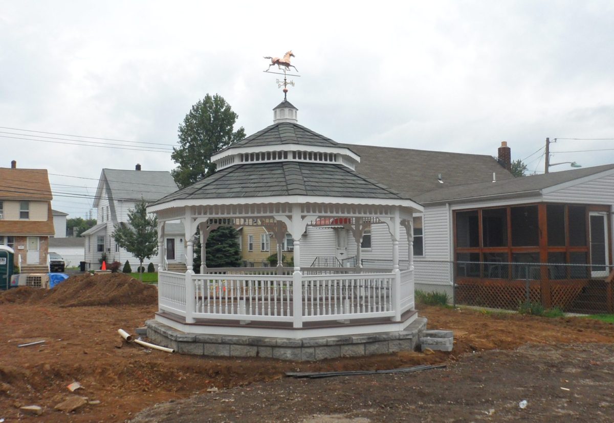 18' Octagon, Colonial Rails, Turned Posts, Wavy Fascia, Pagoda Roof, Asphalt Shingles