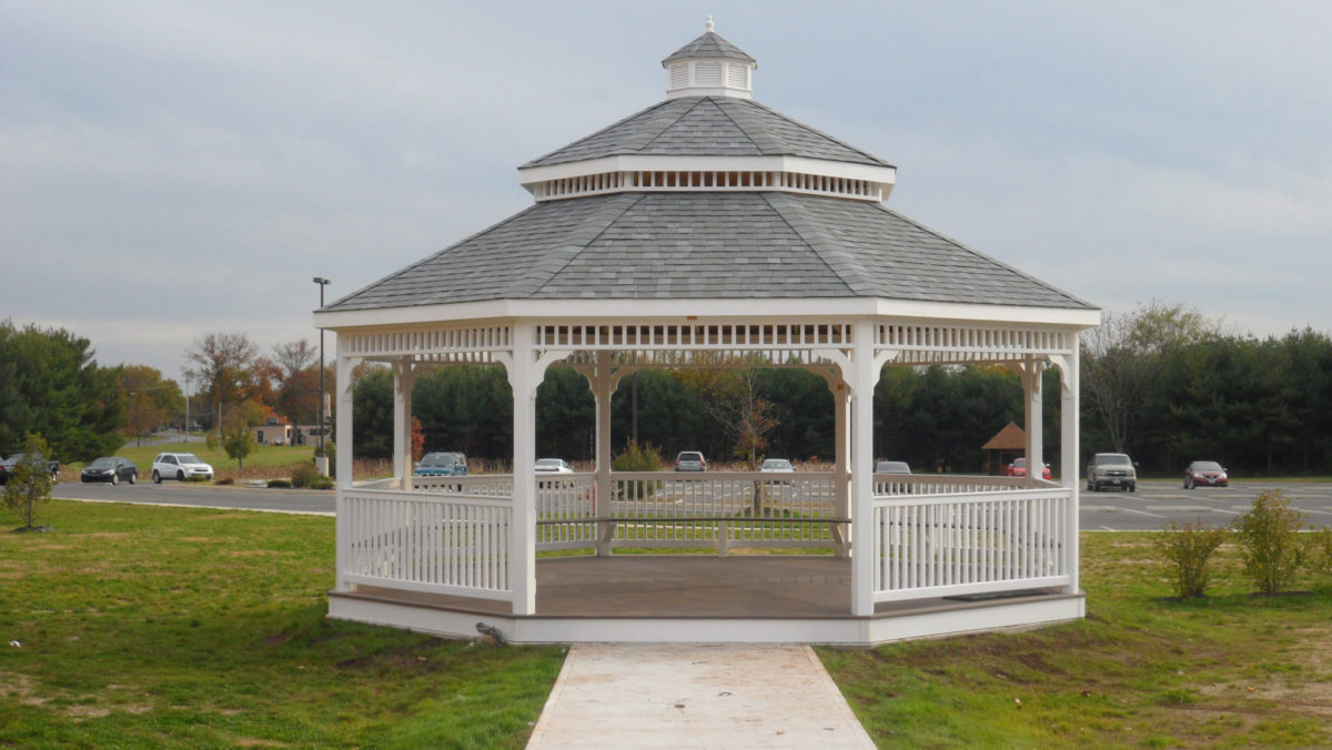 20' Octagon, Standard Rails, Pagoda Roof, Asphalt Shingles, Attached Benches